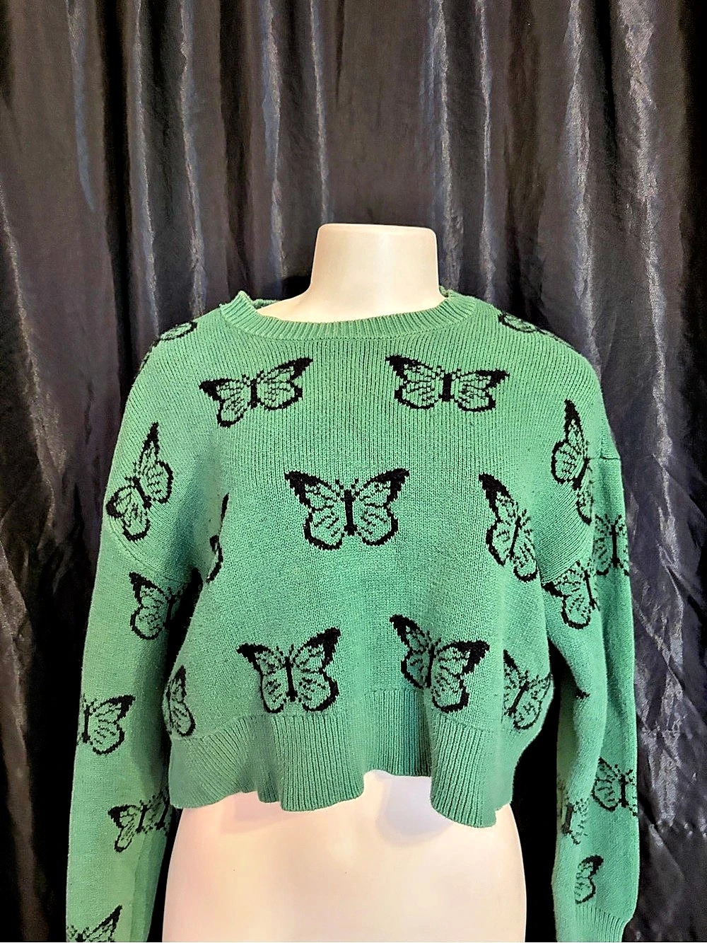 Pacsun Butterfly Cropped Sweater in Green & Black Size XS Like New